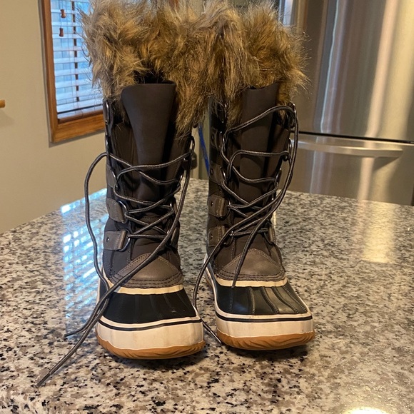 JBU Gray and Brown Fur-Lined Winter Boots - Picture 1 of 4